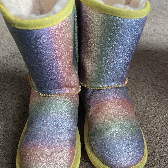 Kids Shimmering Ugg boots (authentic) - Picture 2 of 5